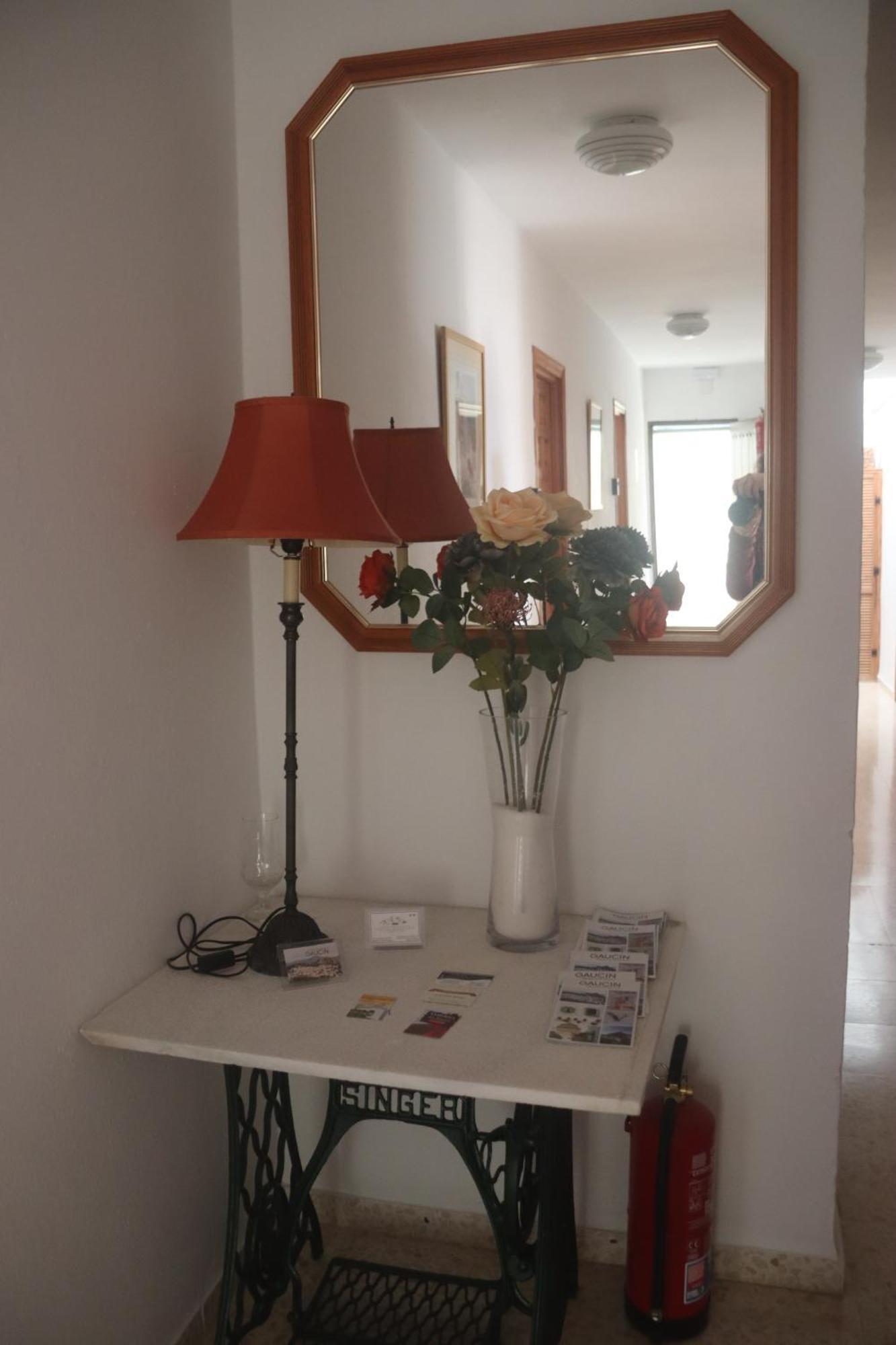 Hostal Moncada Gaucin Bagian luar foto